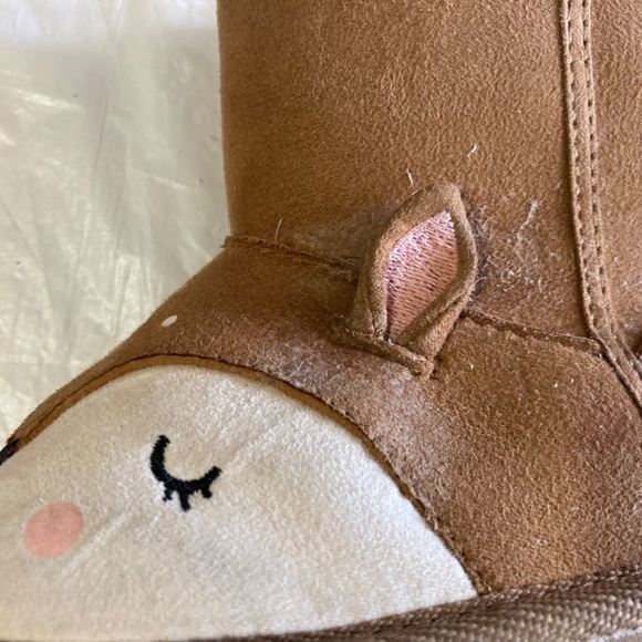Old Navy Kids Deer Face Boots - Picture 7 of 7